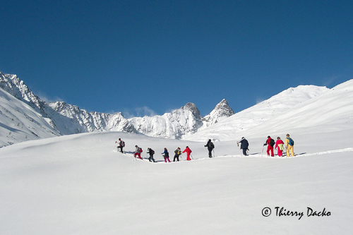 Raquette dans le vallon des Aiguilles d'Arves